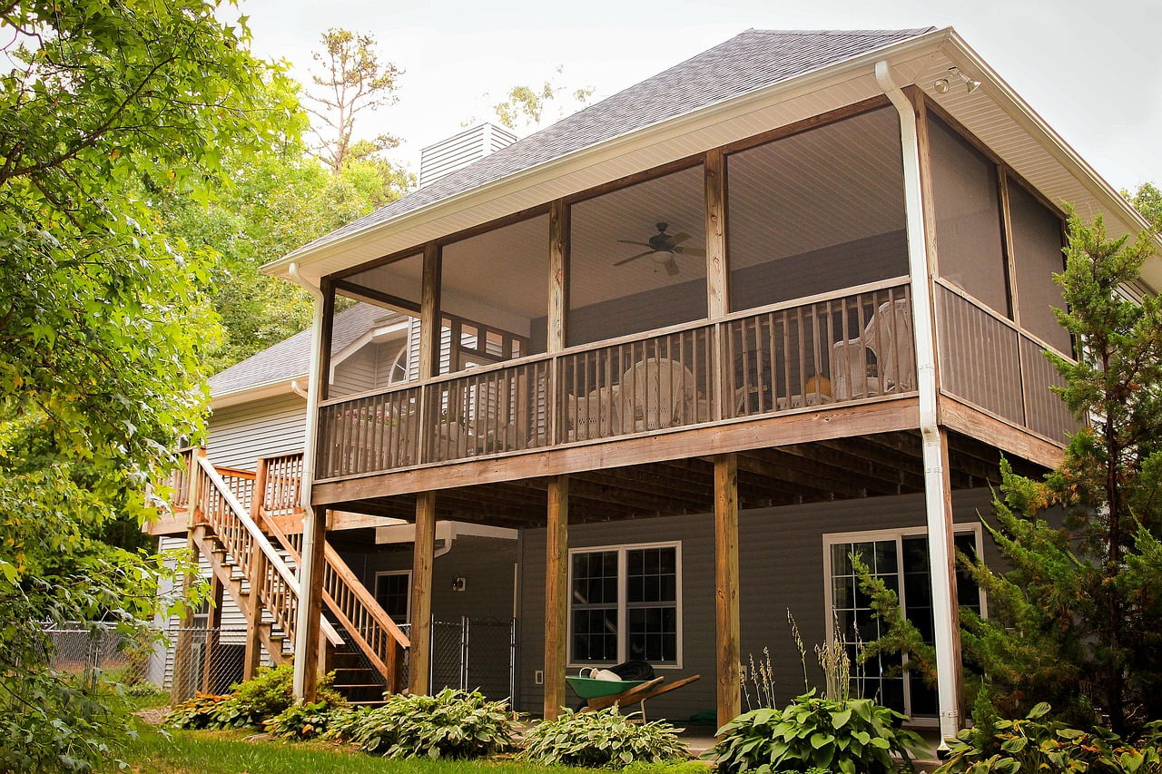 back porch, rear porch, back patio-670293.jpg